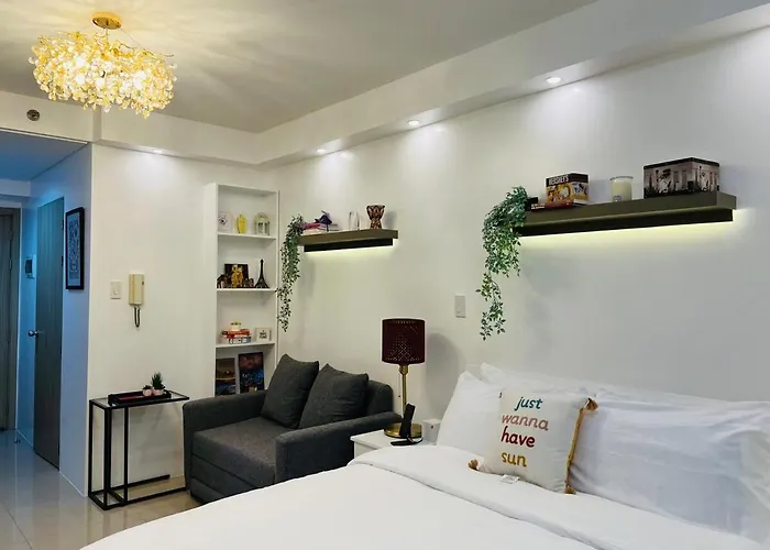 Апартаменты Cq House Luxe With Pool View Near Moa & Airport *
