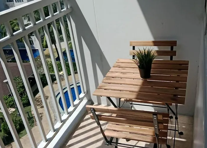 Апартаменты Cq House Luxe With Pool View Near Moa & Airport